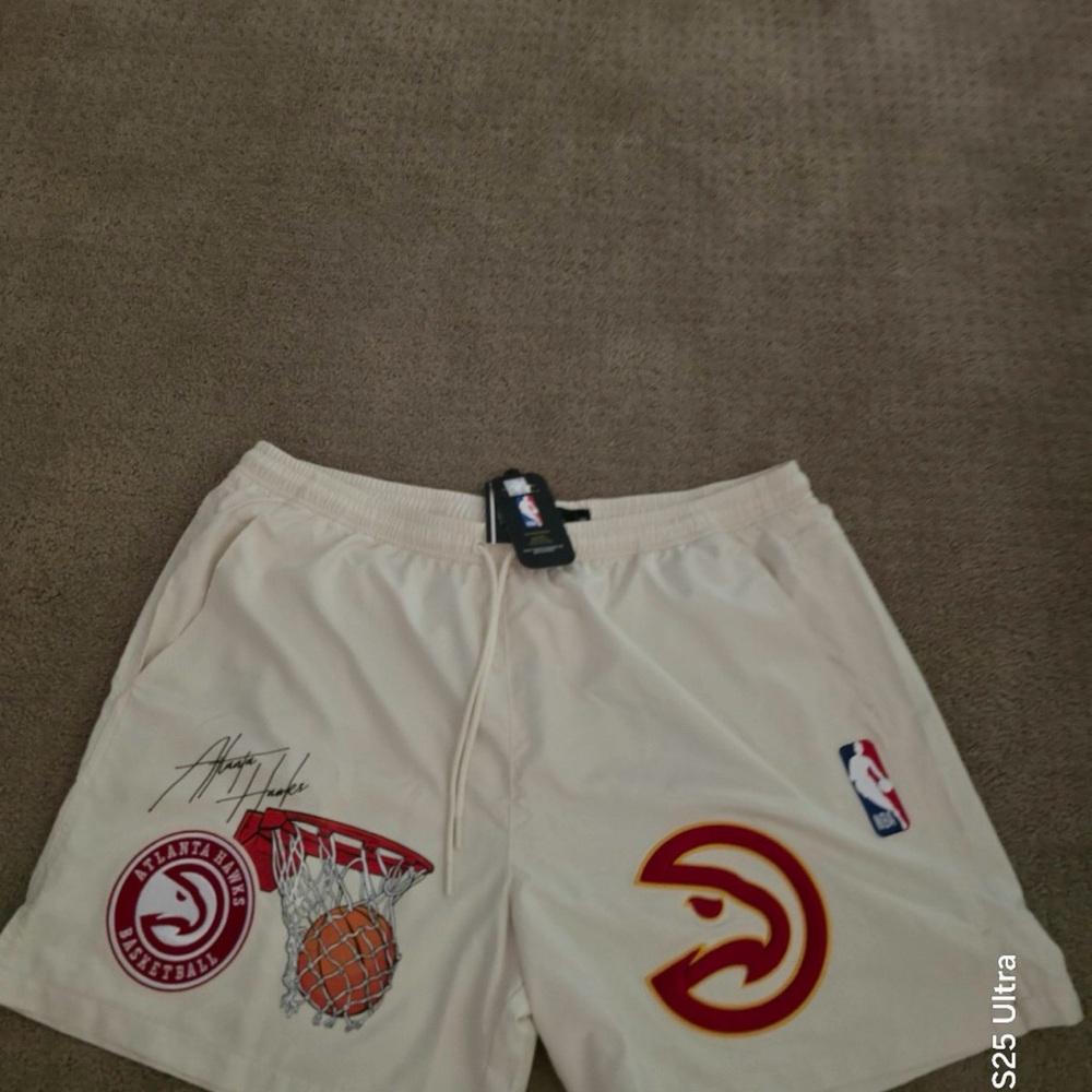 NBA Cream Atlanta Hawks Athletic pro standard shorts